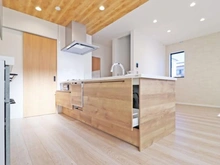 【神奈川県/相模原市緑区久保沢】相模原市緑区久保沢1丁目　新築一戸建て　No.3 / 全4区画 キッチン：収納