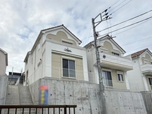 【神奈川県/厚木市温水西】厚木市温水西1丁目　未入居戸建 外観：全3棟/手前