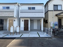 【神奈川県/座間市小松原】座間市小松原2丁目　新築戸建2号棟 建築中の外観：全2棟/中央