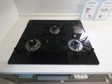 【東京都/町田市本町田】町田市本町田　新築一戸建て　1号棟 / 全5棟 三口コンロ