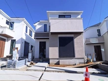 【東京都/町田市本町田】町田市本町田　新築一戸建て　3号棟 / 全5棟 外観：写真中央／全5棟