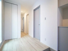 【東京都/町田市本町田】町田市本町田　新築一戸建て　3号棟 / 全5棟 玄関