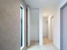 【東京都/町田市本町田】町田市本町田　新築一戸建て　3号棟 / 全5棟 廊下：収納