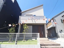 【神奈川県/厚木市三田】～新築戸建～ 厚木市三田2丁目　3号棟 外観：全2棟/中央