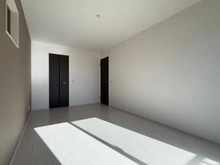 【神奈川県/海老名市中野】海老名市中野1丁目　新築戸建て2号棟 洋室