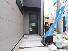 【神奈川県/海老名市下今泉】海老名市下今泉4丁目新築戸建てB棟 玄関