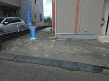 【神奈川県/相模原市南区下溝】相模原市南区下溝　中古戸建 駐車場