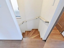 【神奈川県/座間市ひばりが丘】座間市ひばりが丘3丁目新築戸建て 階段