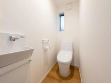 【神奈川県/大和市渋谷】大和市渋谷二丁目　中古戸建 トイレ：1階部分