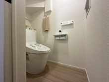 【神奈川県/座間市入谷東】座間市入谷東4丁目新築戸建て トイレ