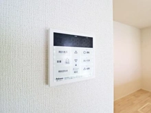 【神奈川県/座間市入谷西】座間市入谷西5丁目新築戸建て 給湯器操作パネル