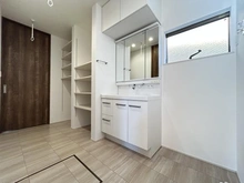 【神奈川県/相模原市南区上鶴間本町】相模原市南区上鶴間本町6丁目中古戸建 洗面室