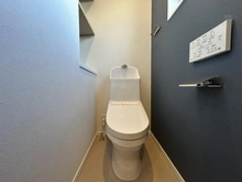 【神奈川県/相模原市中央区淵野辺本町】相模原市中央区淵野辺本町4丁目　戸建 トイレ