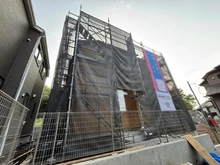【東京都/町田市図師町】町田市図師町新築戸建て4号棟 建築中の外観：全4棟/中央