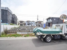 【神奈川県/相模原市緑区下九沢】下九沢　新築戸建て　4号棟 建築中の外観：全4棟/中央