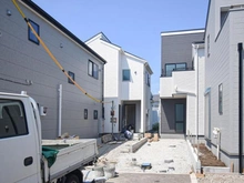 【神奈川県/相模原市中央区田名】田名新築戸建て9号棟 建築中の外観：全10棟/左奥