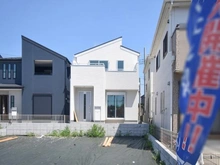 【神奈川県/相模原市中央区田名】田名新築戸建て4号棟 建築中の外観：全10棟/中央