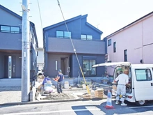 【神奈川県/相模原市中央区光が丘】中央区光が丘新築戸建て2号棟 建築中の外観：全2棟/中央
