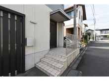 【神奈川県/相模原市中央区東淵野辺】相模原市中央区東淵野辺1丁目中古戸建 玄関