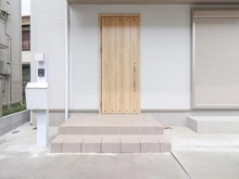 【神奈川県/横浜市神奈川区斎藤分町】横浜市神奈川区斎藤分町 新築一戸建て アプローチ