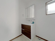 【神奈川県/横浜市神奈川区松見町】神奈川区松見町二丁目 戸建 洗面所