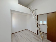 【神奈川県/横浜市神奈川区松見町】神奈川区松見町二丁目 戸建 洋室