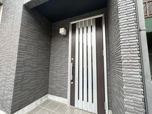 【神奈川県/横浜市神奈川区三枚町】神奈川区三枚町　戸建 玄関
