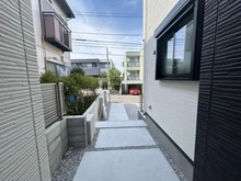 【神奈川県/横浜市保土ケ谷区月見台】保土ヶ谷区月見台　新築戸建 アプローチ