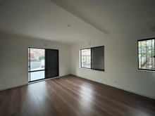 【神奈川県/横浜市保土ケ谷区東川島町】保土ヶ谷区東川島町　戸建 洋室