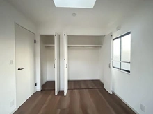 【神奈川県/横浜市保土ケ谷区東川島町】保土ヶ谷区東川島町　戸建 洋室