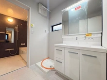 【神奈川県/横浜市神奈川区三ツ沢下町】神奈川区三ツ沢下町全3棟　3号棟 洗面所