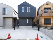 【神奈川県/横浜市南区永田北】南区永田北2丁目/新築戸建2号棟 建築中の外観：全２棟正面