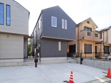 【神奈川県/横浜市南区永田北】南区永田北2丁目/新築戸建2号棟 建築中の外観：全２棟真ん中