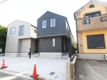 【神奈川県/横浜市南区永田北】南区永田北2丁目/新築戸建2号棟 建築中の外観：全２棟真ん中