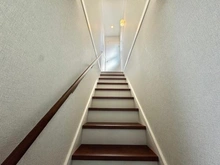 【神奈川県/横浜市港北区綱島東】港北区綱島東五丁目　戸建 廊下：２階と3階の間