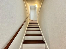 【神奈川県/横浜市港北区綱島東】港北区綱島東五丁目　戸建 廊下：1階と2階の間