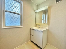 【神奈川県/横浜市港北区綱島東】港北区綱島東五丁目　戸建 洗面所