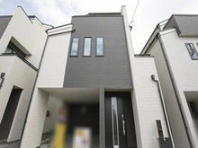 【神奈川県/横浜市西区東久保町】東久保町167番全3棟　B号棟 外観：全3棟 B号棟　真ん中の建物