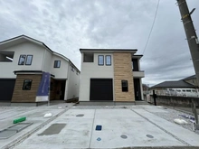 【神奈川県/横浜市港南区日野中央】港南区日野中央2丁目　新築戸建1号棟/全3棟 外観：全３棟正面右