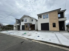 【神奈川県/横浜市港南区日野中央】港南区日野中央2丁目　新築戸建1号棟/全3棟 外観：全３棟正面右