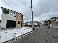 【神奈川県/横浜市港南区日野中央】港南区日野中央2丁目　新築戸建1号棟/全3棟 外観：全３棟正面