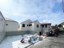 【神奈川県/横浜市港北区富士塚】港北区富士塚2丁目　新築戸建　全2棟 建築中の外観：全2棟　一番右