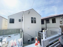 【神奈川県/横浜市港北区富士塚】港北区富士塚2丁目　新築戸建　全2棟 建築中の外観：全2棟　一番右