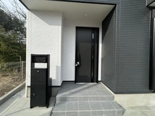 【神奈川県/横浜市保土ケ谷区法泉】保土ヶ谷区法泉3丁目1号棟　新築戸建 アプローチ