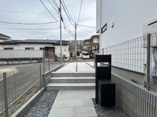 【神奈川県/横浜市保土ケ谷区法泉】保土ヶ谷区法泉3丁目4号棟　新築戸建 アプローチ