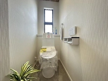 【神奈川県/横浜市神奈川区片倉】神奈川区片倉4丁目　戸建 トイレ