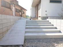 【神奈川県/横浜市保土ケ谷区仏向町】保土ヶ谷区仏向町　新築戸建　A号棟（全2棟） アプローチ