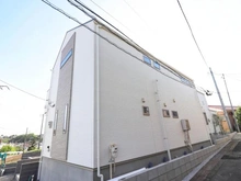 【神奈川県/横浜市保土ケ谷区仏向町】保土ヶ谷区仏向町　新築戸建　B号棟（全2棟） 外観：全2棟中央