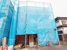 【神奈川県/横浜市南区睦町】南区睦町新築戸建B号棟（全4棟） 建築中の外観：全3棟