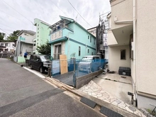 【神奈川県/横浜市神奈川区西寺尾】神奈川区西寺尾4丁目　新築戸建 建築中の外観：写真中央奥側